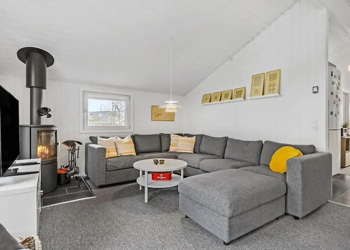 Stunning In With Sauna 度假居 Hemmet